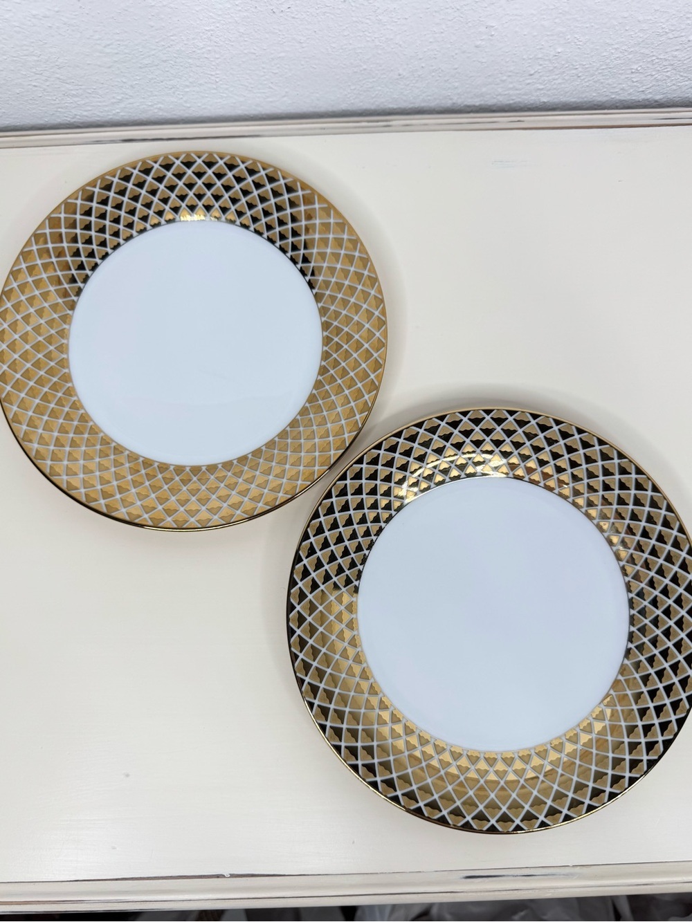 Ciroa Luxe Salad Plates Set of 2 White Center Gold Lattice Trellis Rim 7.5"